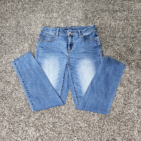 CHICO'S "SO SLIMMING GIRLFRIEND ANKLE" JEANS - Picture 7 of 15